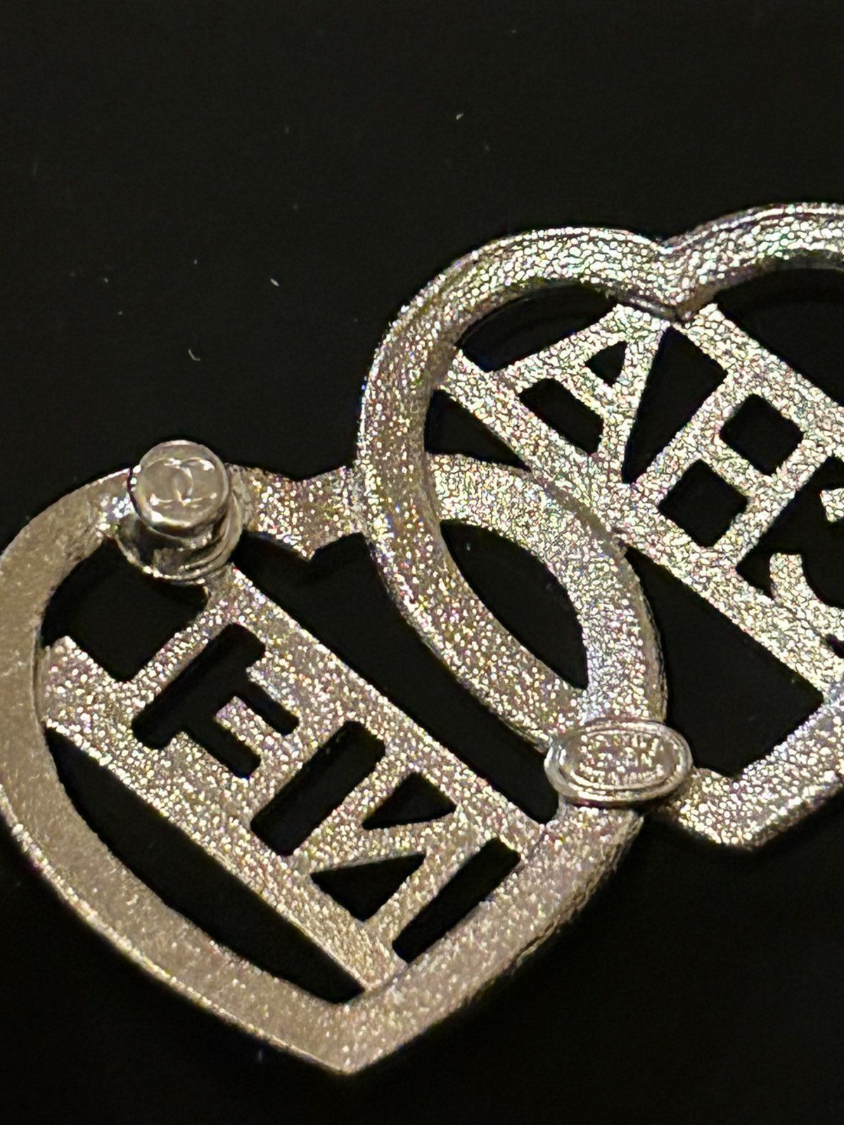 Chanel Chanel Crystal Double Heart Logo Brooch Silver C23N Size ONE SIZE - 13 Thumbnail