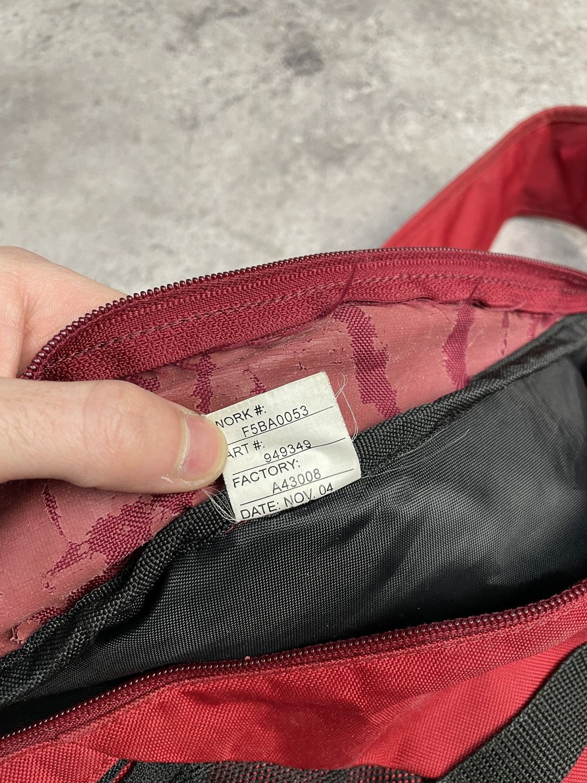 Vintage Vintage Y2K Adidas Y-3 Style Burgandy Dark Grey Sling Bag Size ONE SIZE - 13 Thumbnail