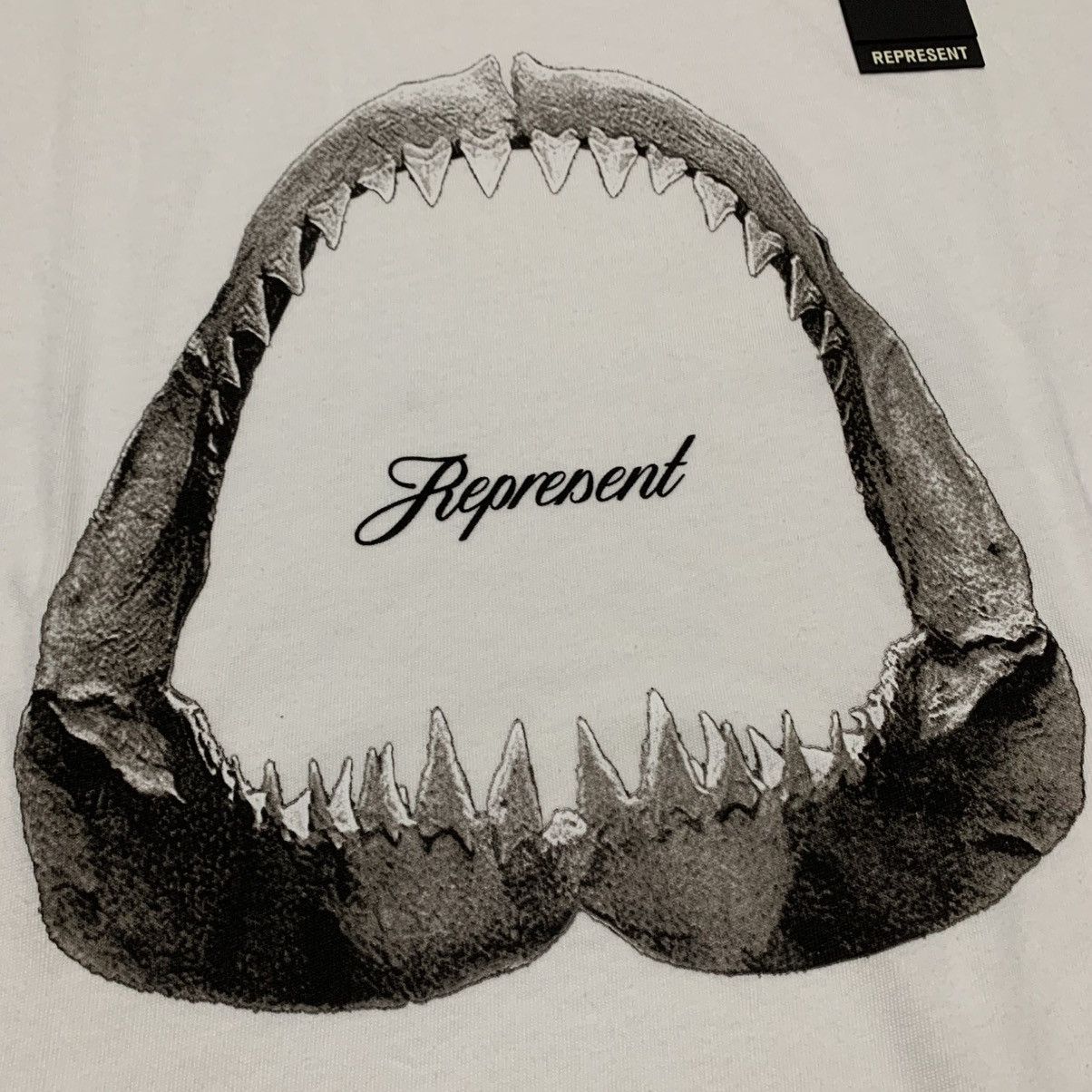 Represent Clo. Represent Small Shark JAWS Flat White Tee Size US S / EU 44-46 / 1 - 3 Thumbnail