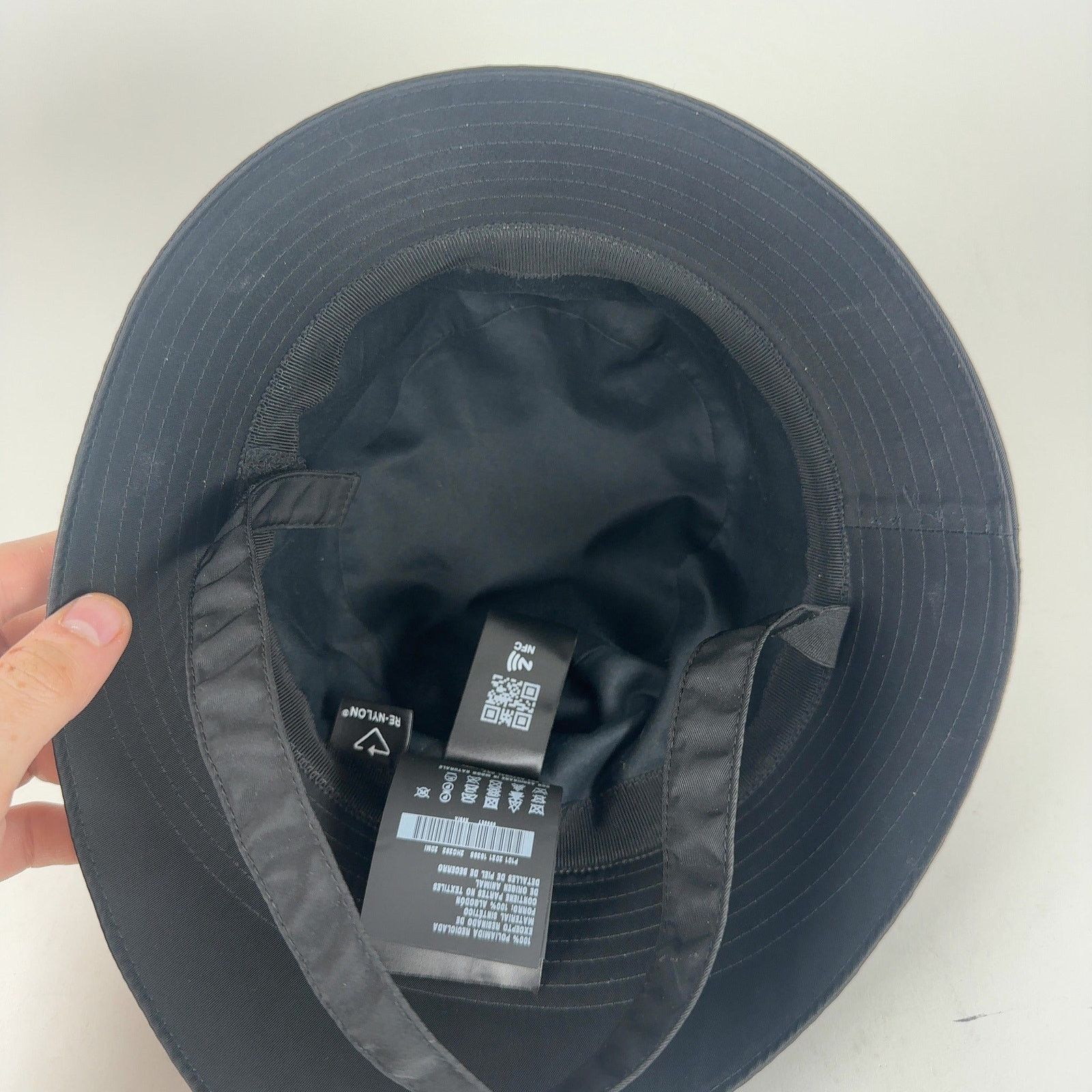 Prada Prada Pouch Re-Nylon Bucker Hat Size ONE SIZE - 4 Thumbnail