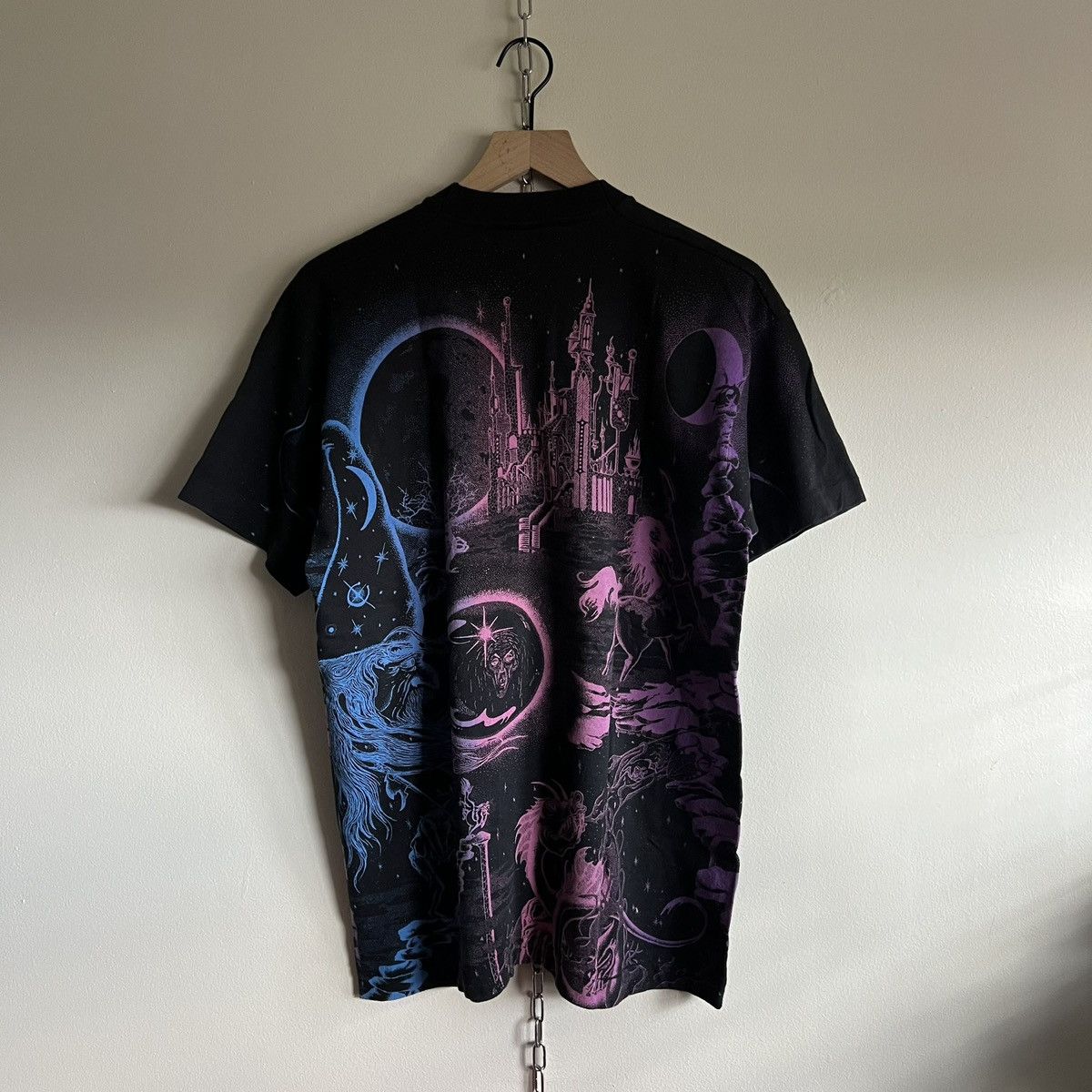 Fruit Of The Loom × Vintage Large 1992 Screen Shop Wizard, Magic & Mythology AOP tee Size US L / EU 52-54 / 3 - 4 Thumbnail