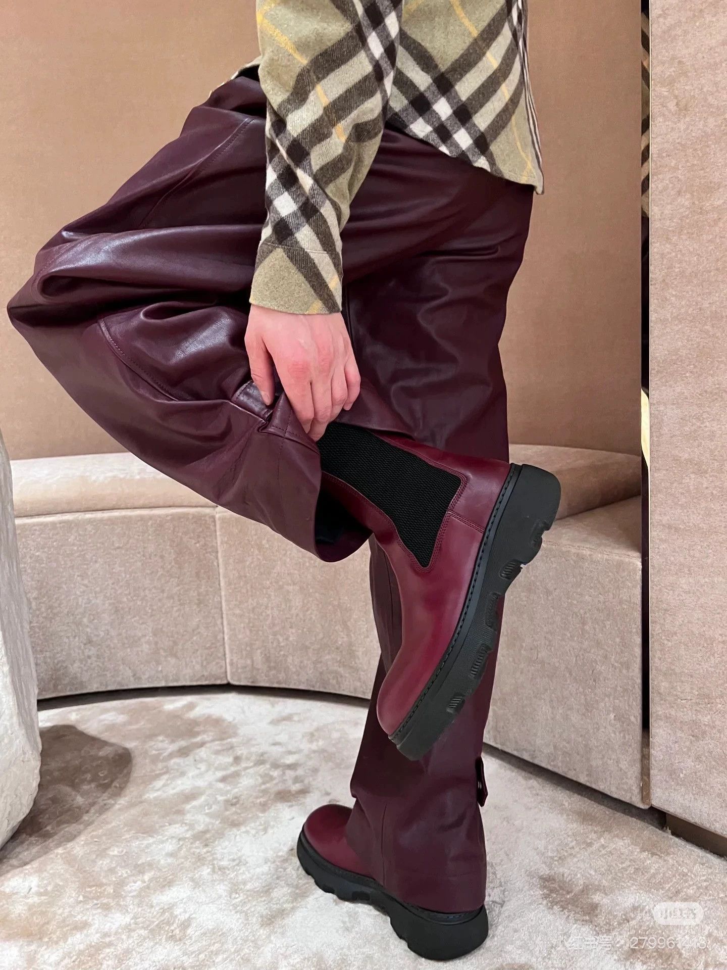 Burberry Burberry Unisex Thick-Soled Leather Boots 40/42 Deep Magenta Size US 7 / EU 40 - 7 Thumbnail