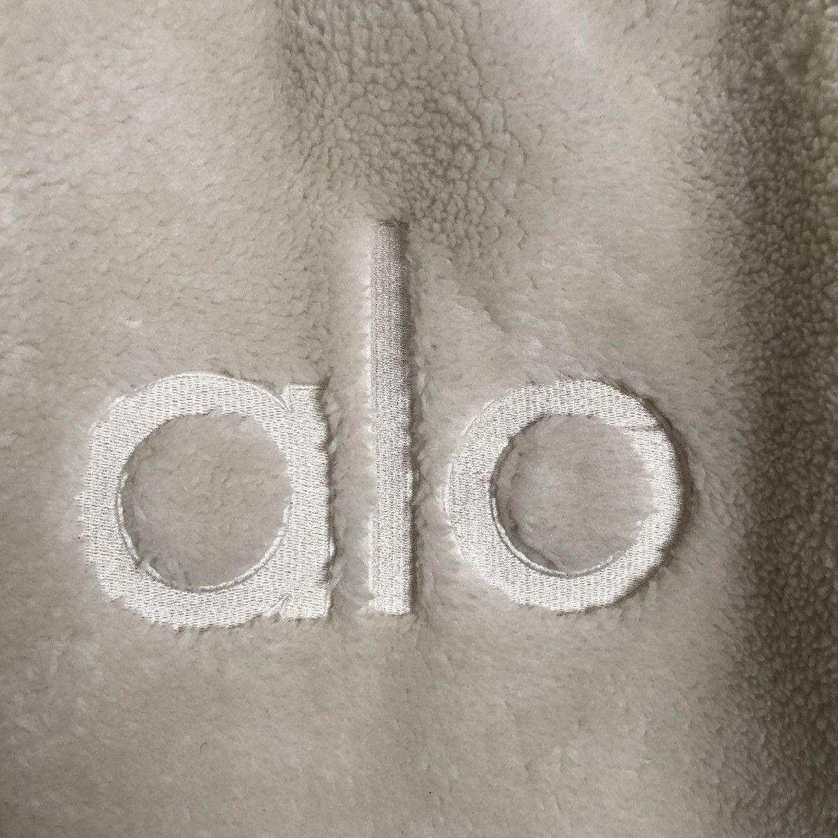 Alo Yoga Alo Yoga Foxy Sherpa Tote Ivory Size ONE SIZE - 2 Thumbnail