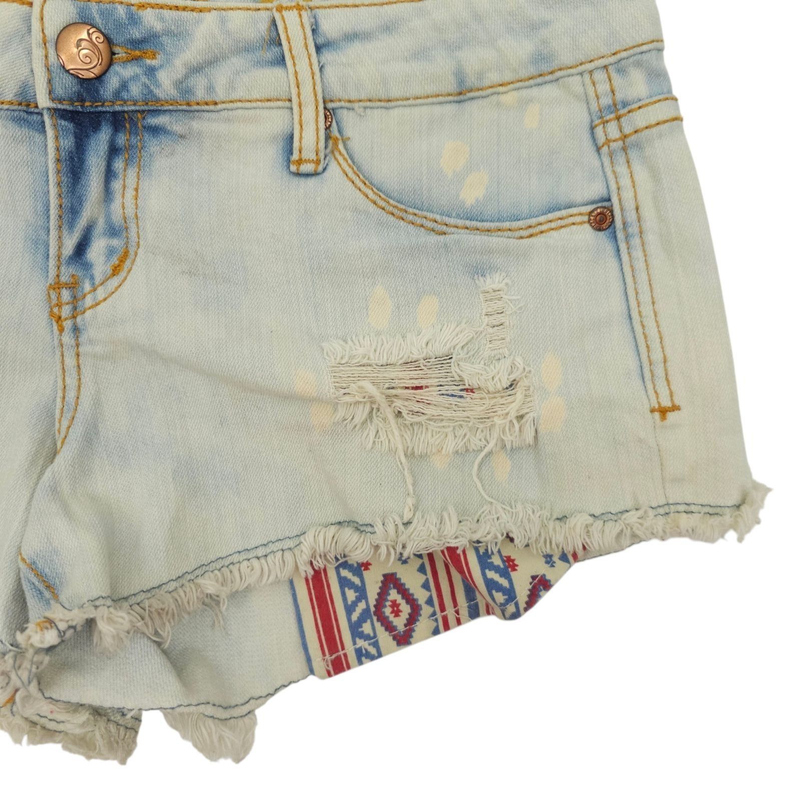 rue21 rue21 Denim Cutoff Shorts 7/8 Light Wash Distressed Aztec Bo Size 32" / US 10 / IT 46 - 13 Thumbnail