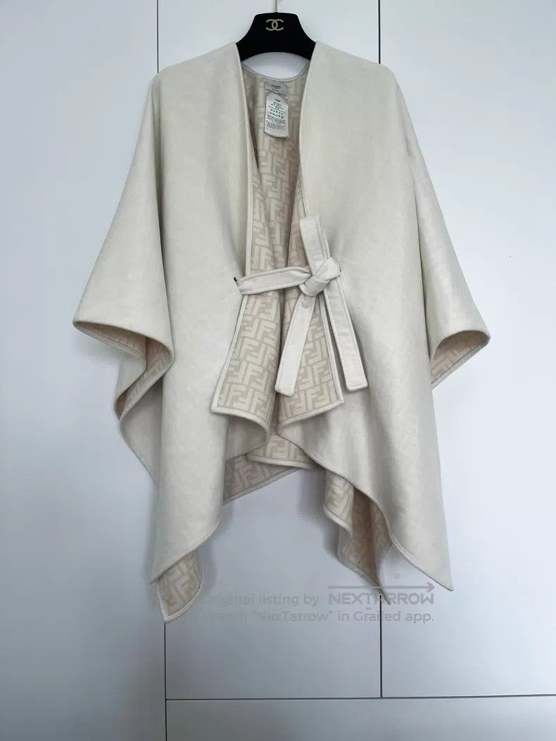 Fendi Fendi Fully Printed Shawl Cape Size M / US 6-8 / IT 42-44 - 1 Thumbnail