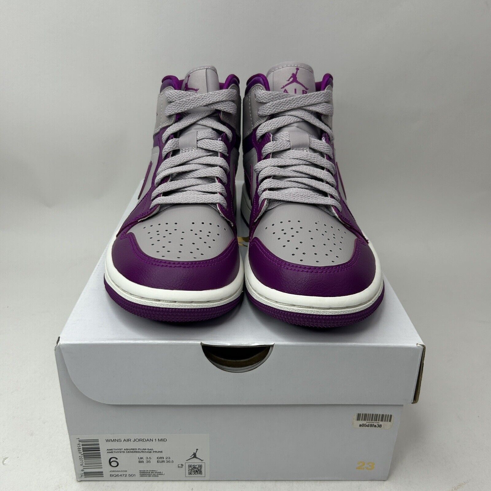 Jordan Brand Nike Air Jordan 1 Retro Mid WMNS “Magenta” 2023 Size US 6 / IT 36 - 2 Thumbnail