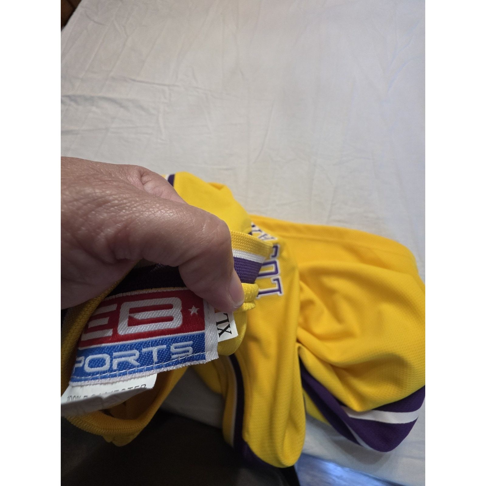 Other Los Angeles Lakers #32 Men's Size Xl Baseball Jersey Size US XL / EU 56 / 4 - 7 Thumbnail