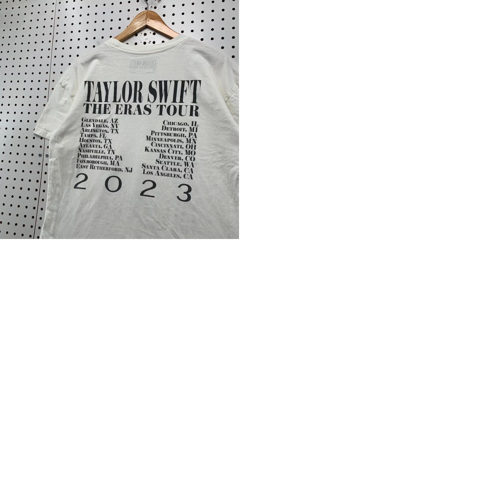 Vintage Taylor Swift T Shirt Mens Medium White The Eras Tour Music Concert Size US M / EU 48-50 / 2 - 9 Thumbnail