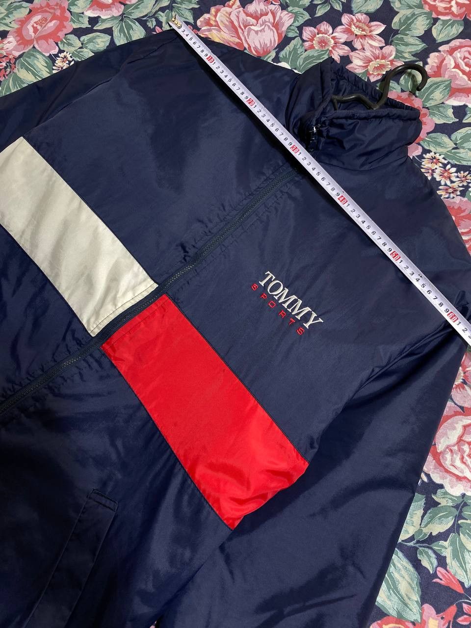 Tommy Hilfiger Vintage Tommy Hilfiger Windbreaker Jacket Size US L / EU 52-54 / 3 - 18 Thumbnail
