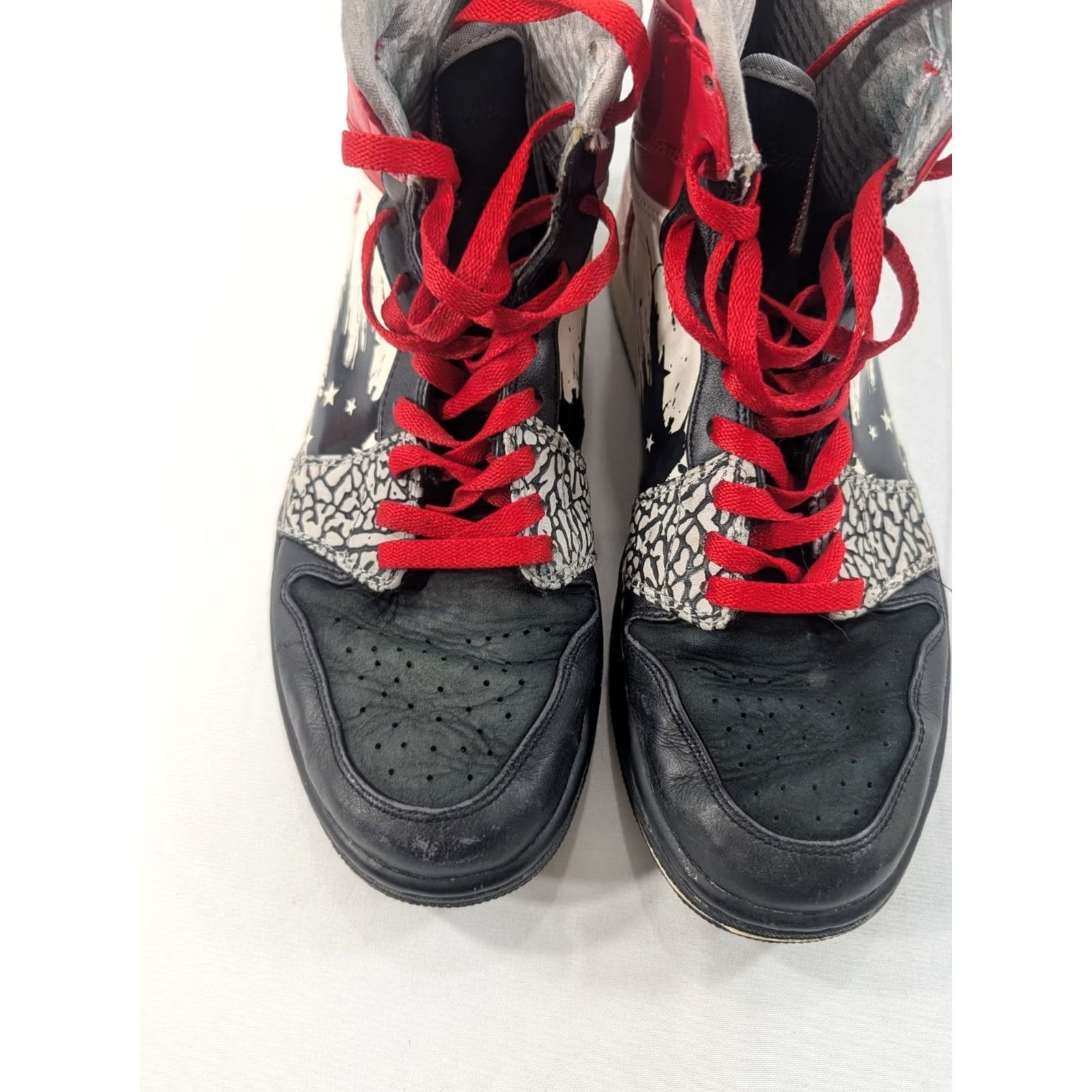 Jordan Brand Jordan Air Jordan 1 Retro High x Dave White Wings for the Future 2012 Sneakers Black 9.5 (Jordan) Size US 10 / EU 43 - 3 Thumbnail