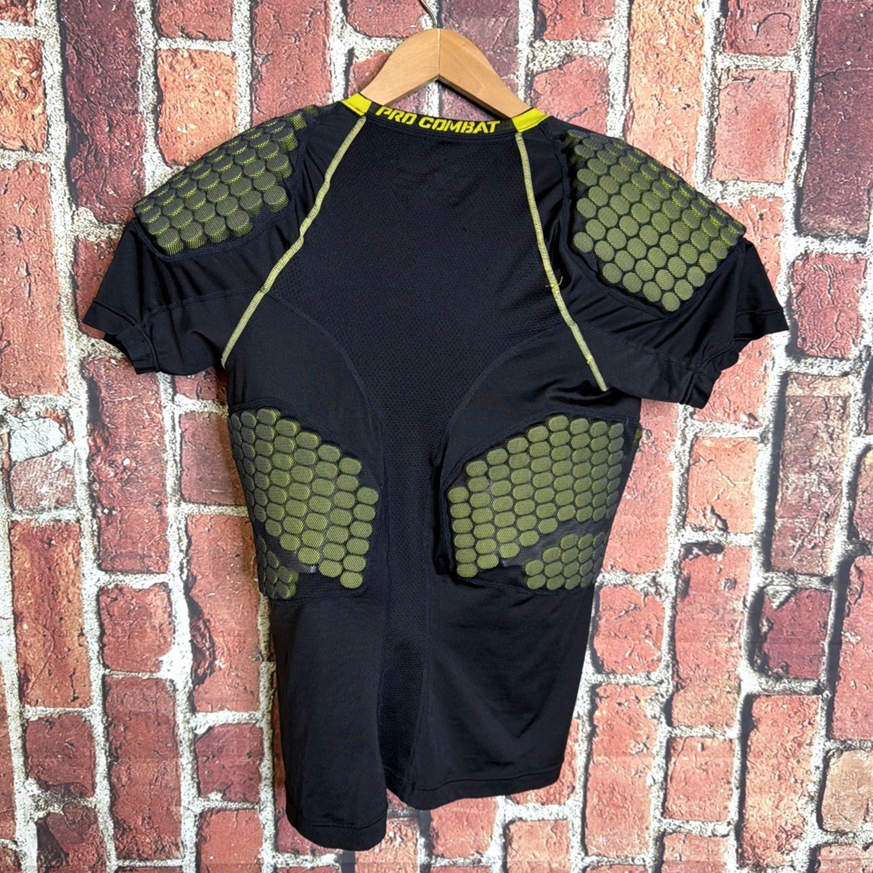 Nike Nike Pro Combat Shirt Men L Black Camo Padded Compression Sportswear Logo Shirt Size US L / EU 52-54 / 3 - 4 Thumbnail