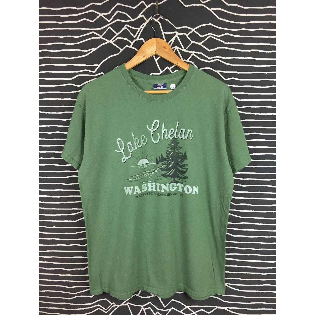 Vintage MV Sport Lake Chelan Washington Majestic Views Since 02 Tee Size US L / EU 52-54 / 3 - 1 Thumbnail