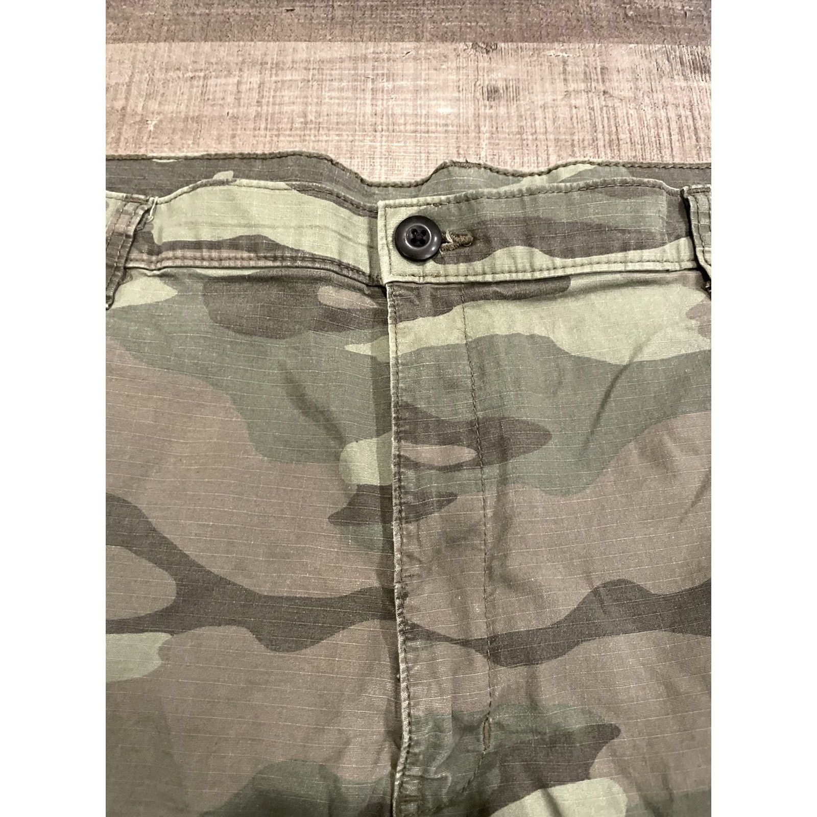 Dickies VINTAGE Dickies Cargo Shorts Size 40 Men Khaki Green 10” Short Retro Belt Loops Beige Green Size US 40 / EU 56 - 2 Thumbnail