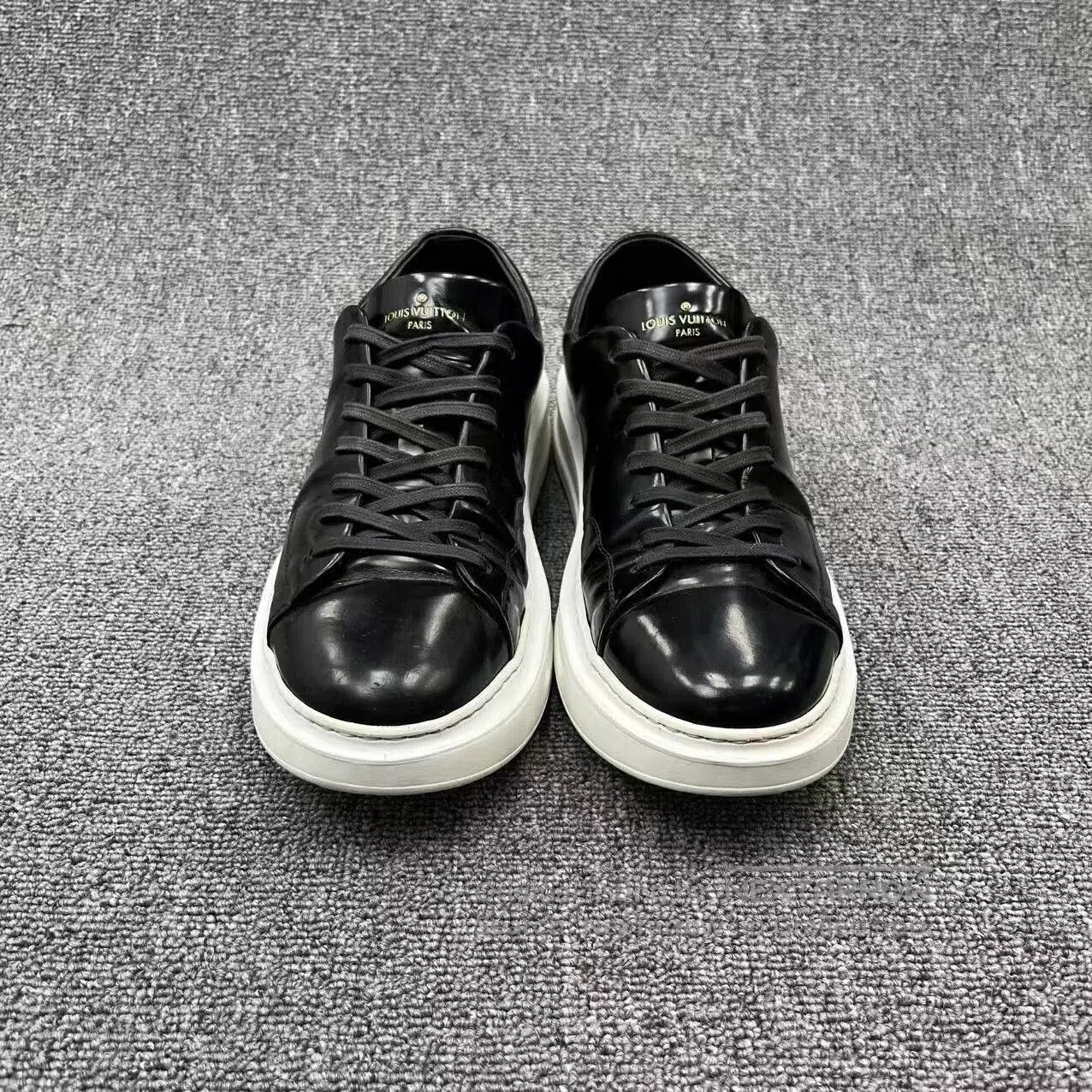 Louis Vuitton louis vuitton beverly hills black sneakers. Size US 9 / EU 42 - 2 Thumbnail