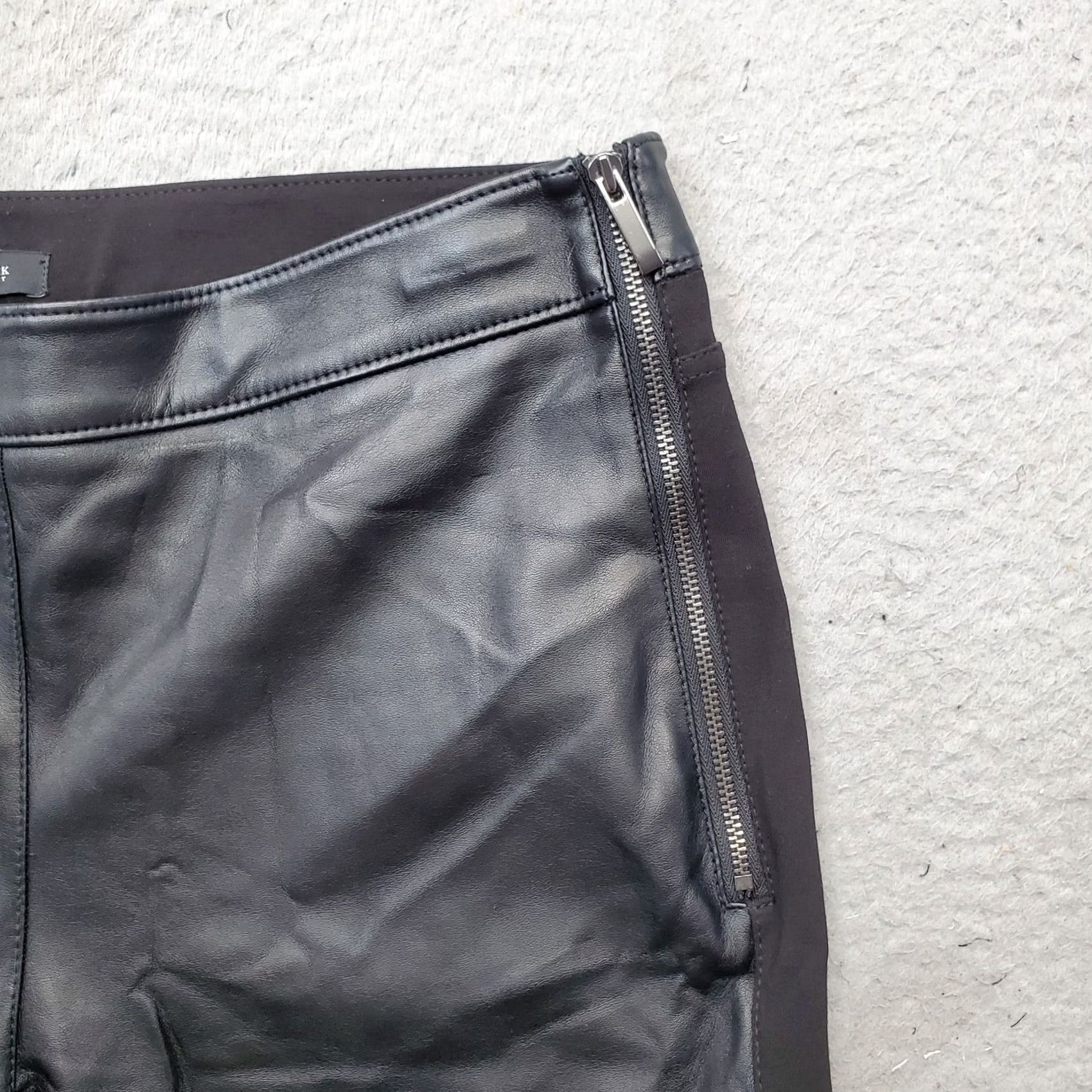 White House Black Market White House Black Market Pants Women Size 10 Black Side Zip Skinny Leg$ Size 32" / US 10 / IT 46 - 6 Thumbnail