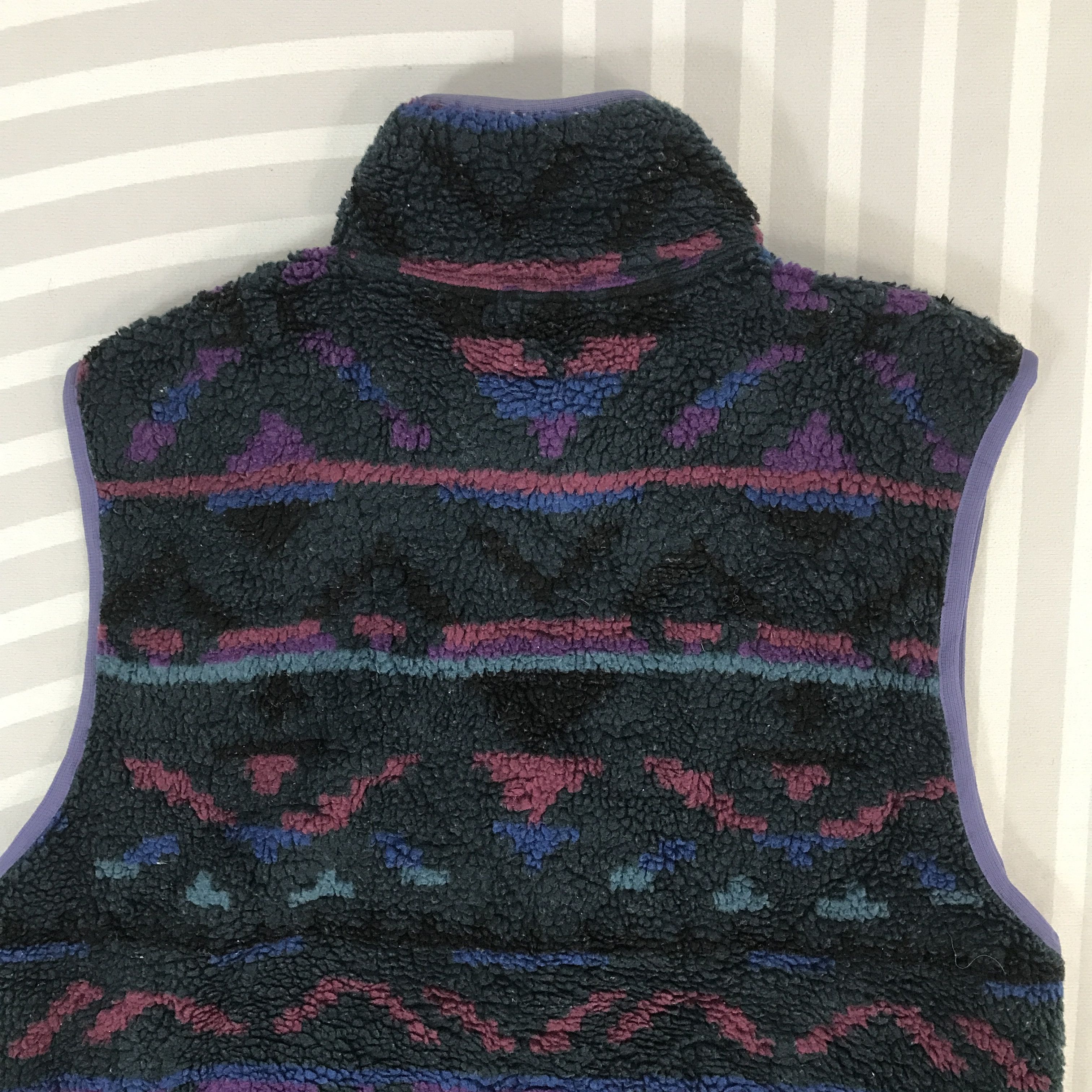 Paul Smith × Vintage Vintage Paul Smith Sherpa Fleece Navajo Vest Jacket Size US XL / EU 56 / 4 - 4 Thumbnail