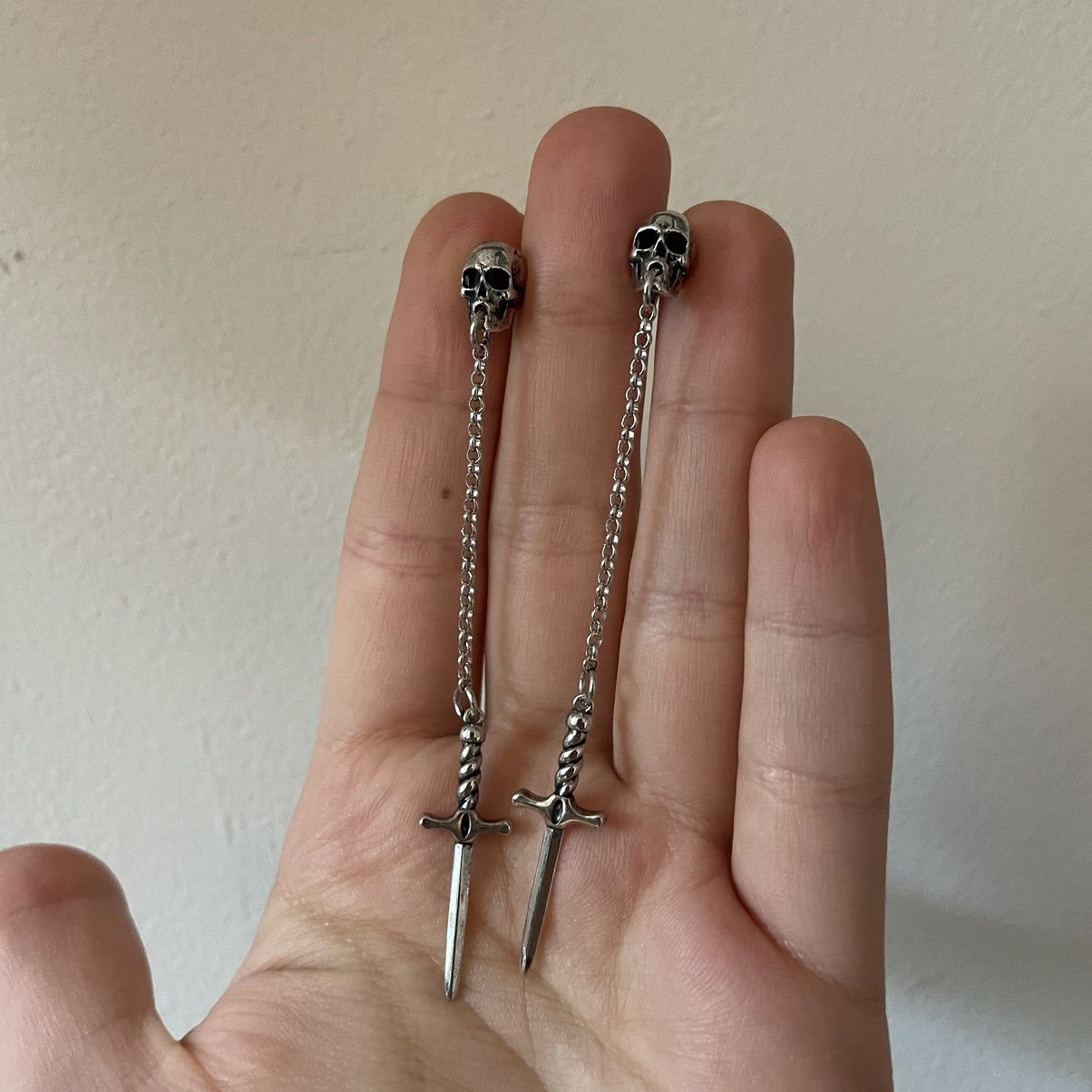 Jewelry × Vintage Silver Skull Dagger Drop Dangle Earrings Size ONE SIZE - 1 Thumbnail