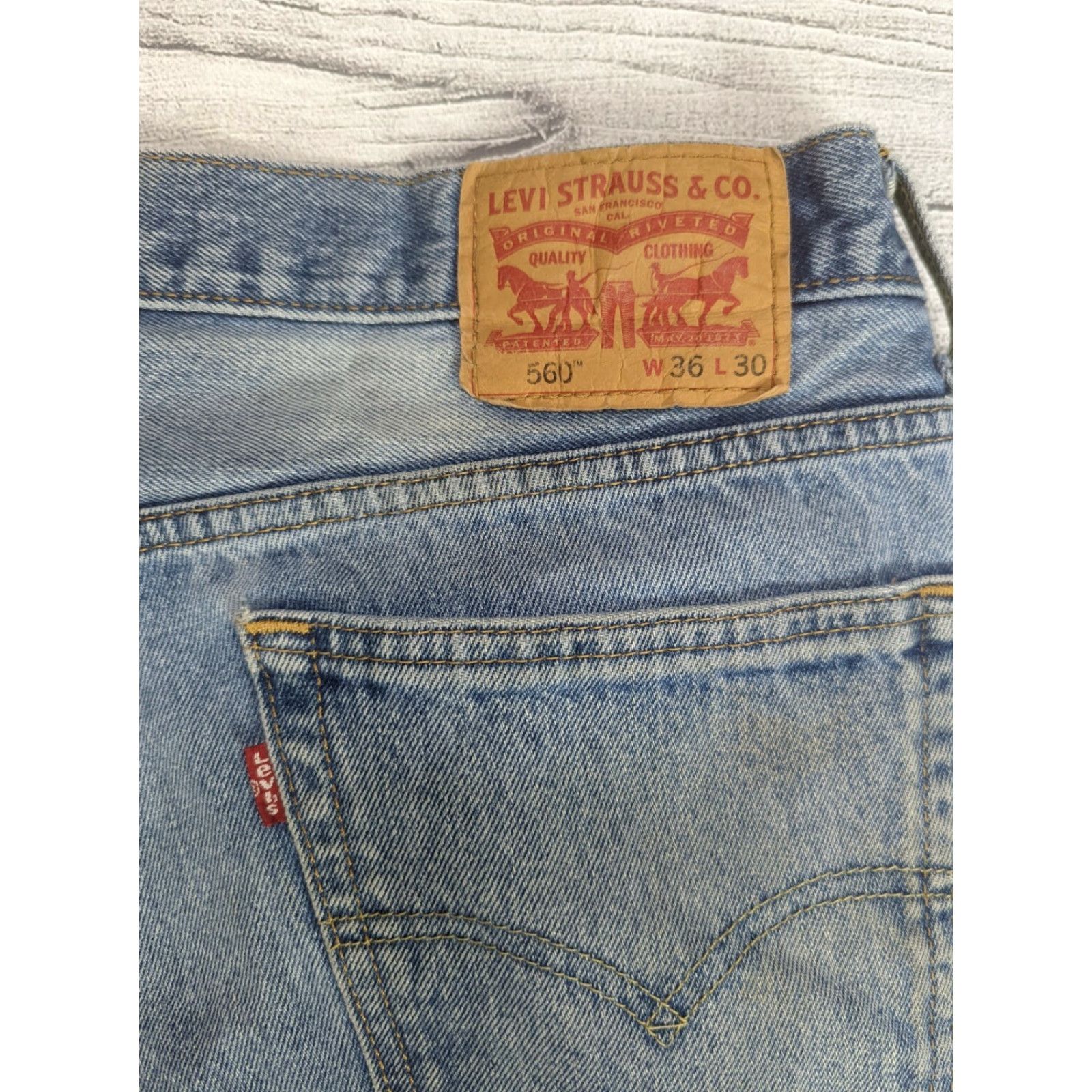 Levi's VINTAGE Levi's 560 Jeans Denim Blue Zip Tapered 36x30 Comfort Fit Mens Size US 37 - 4 Thumbnail