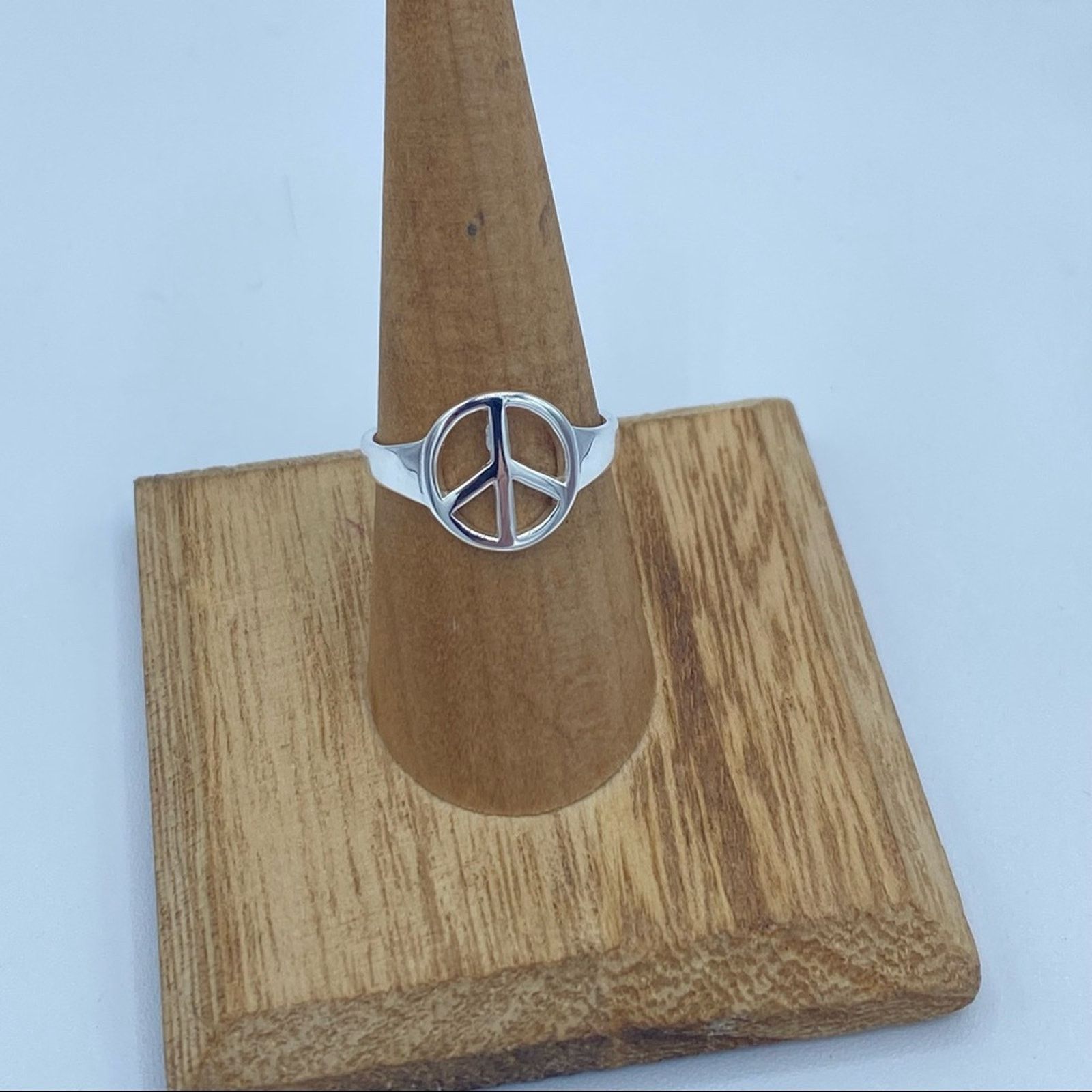 The Unbranded Brand Peace Sign Sterling Silver Ring Size ONE SIZE - 1 Thumbnail