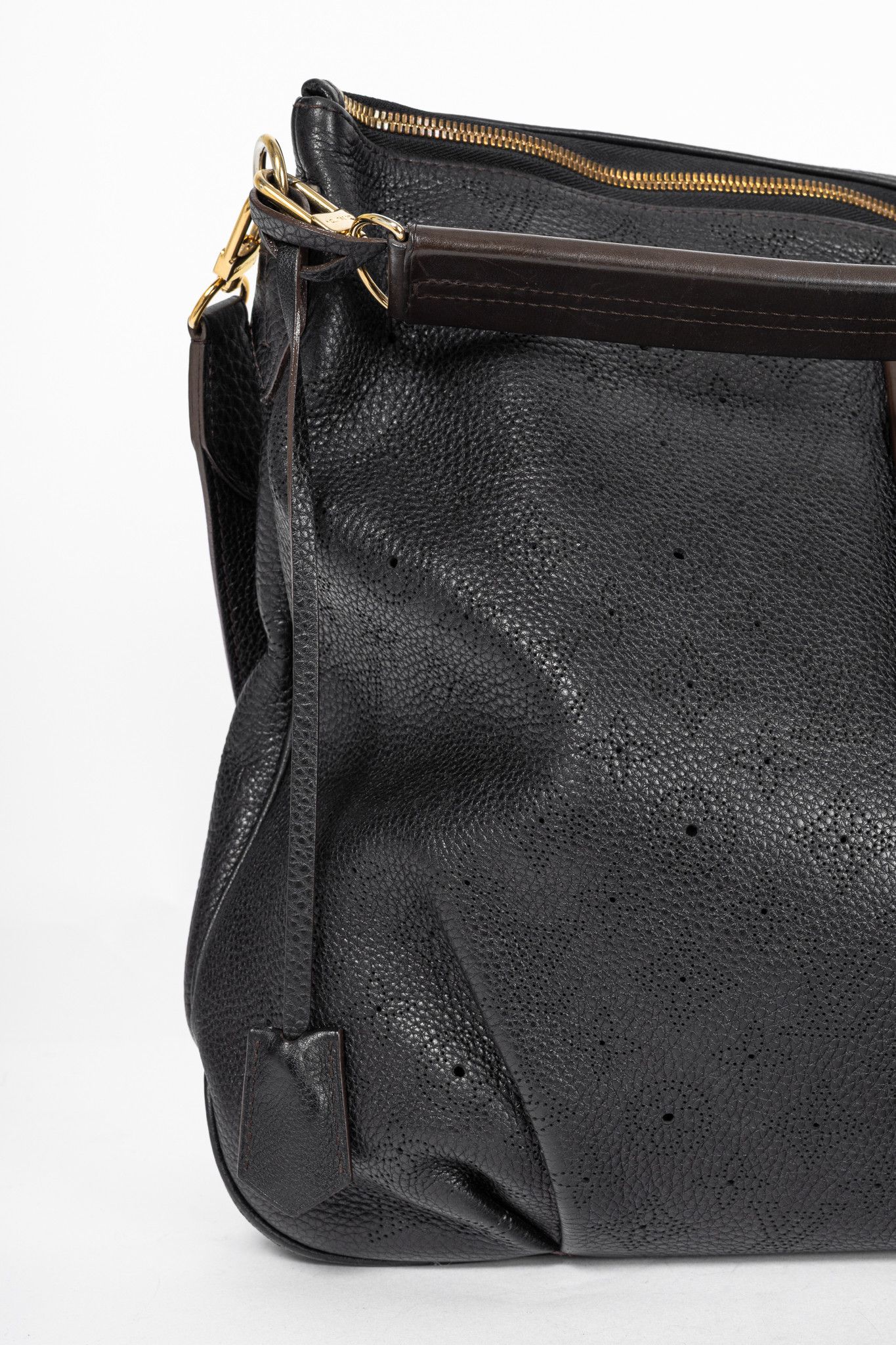 Louis Vuitton Louis Vuitton Selene MM Black Mahina Leather Hobo Size ONE SIZE - 9 Thumbnail