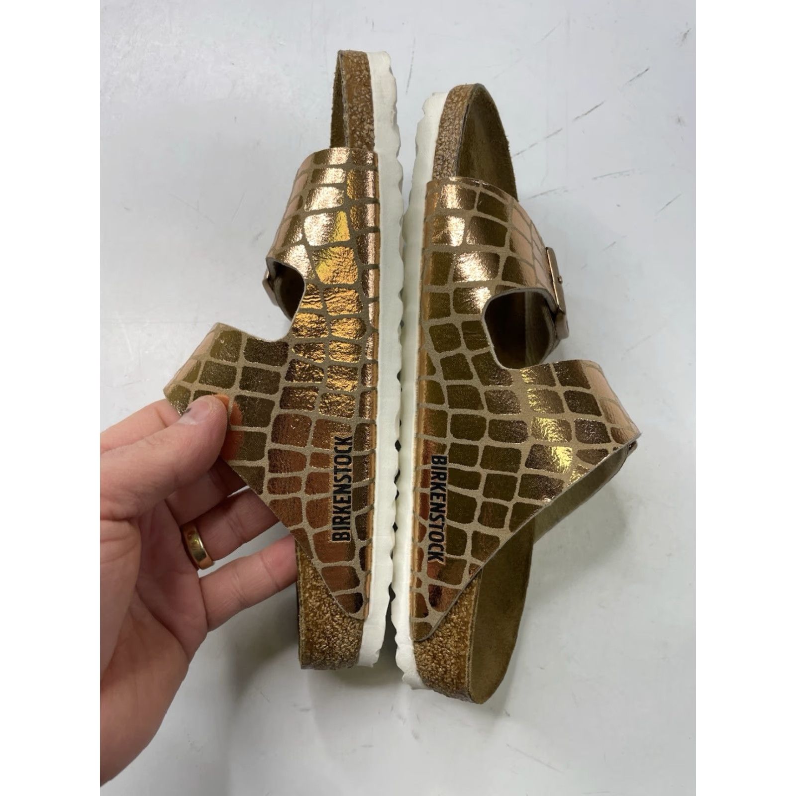 Birkenstock Birkenstock Arizona Sandal Buckle Comfort Rose Gold 37 (US 6) Women Leather Slip-On Roses Vintage? Wait no vintage. Size US 6 / IT 36 - 5 Thumbnail