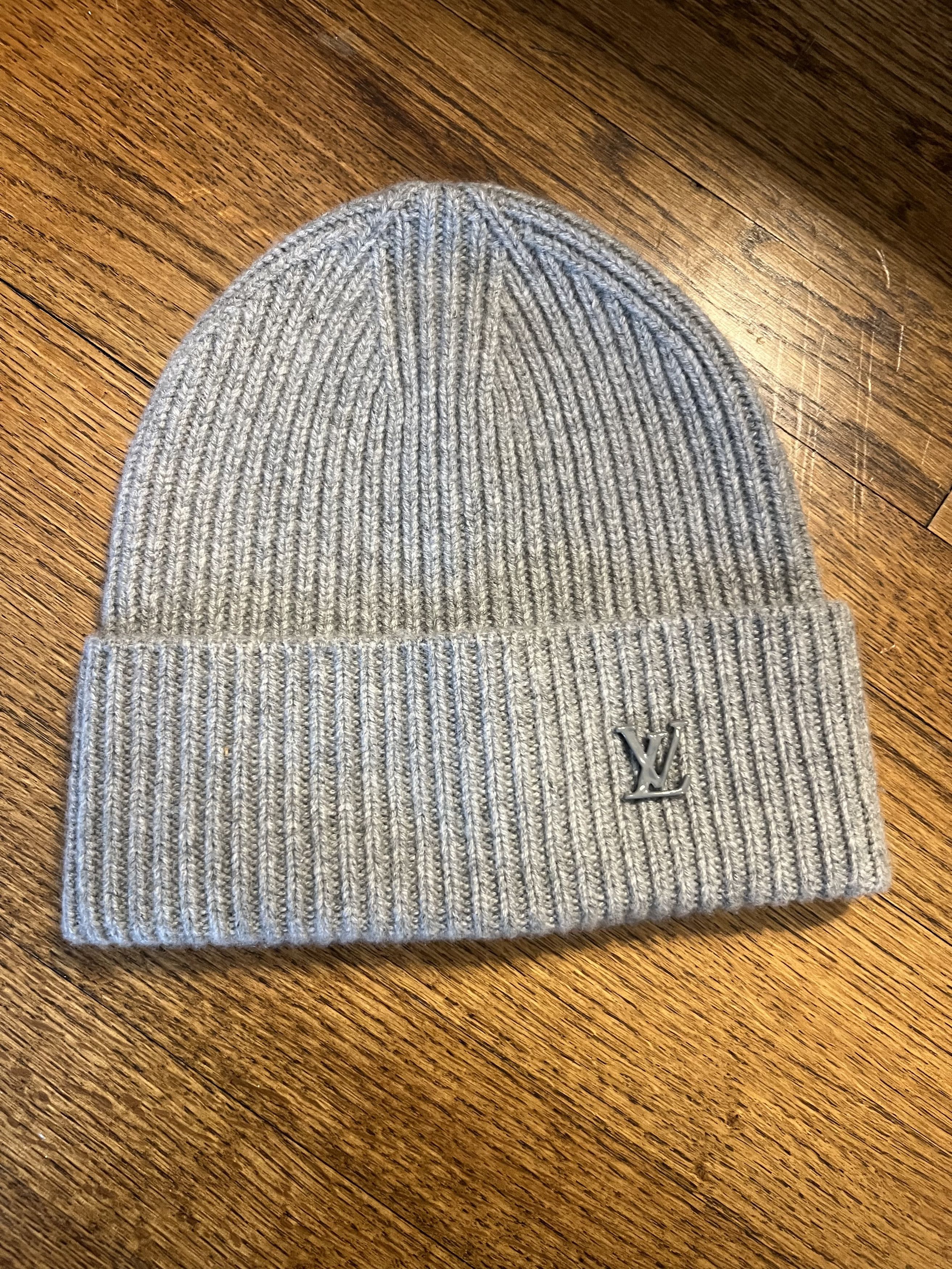 Louis Vuitton Louie Vuitton Ahead Cashmere Beanie Gray Size ONE SIZE - 5 Thumbnail