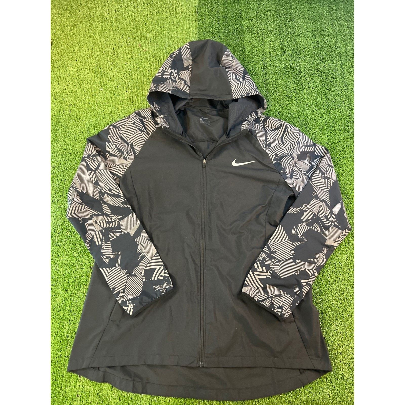 Nike Nike Women Essential Flash Reflective Running Jacket Black L Size L / US 10 / IT 46 - 1 Thumbnail