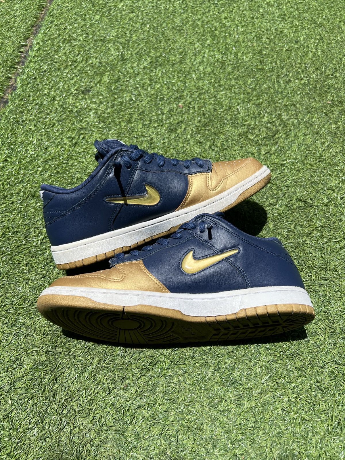 Nike × Supreme Supreme x Nike Sb Dunk Low Metallic Gold/Navy CK3480-700 Size US 8 / EU 41 - 3 Thumbnail