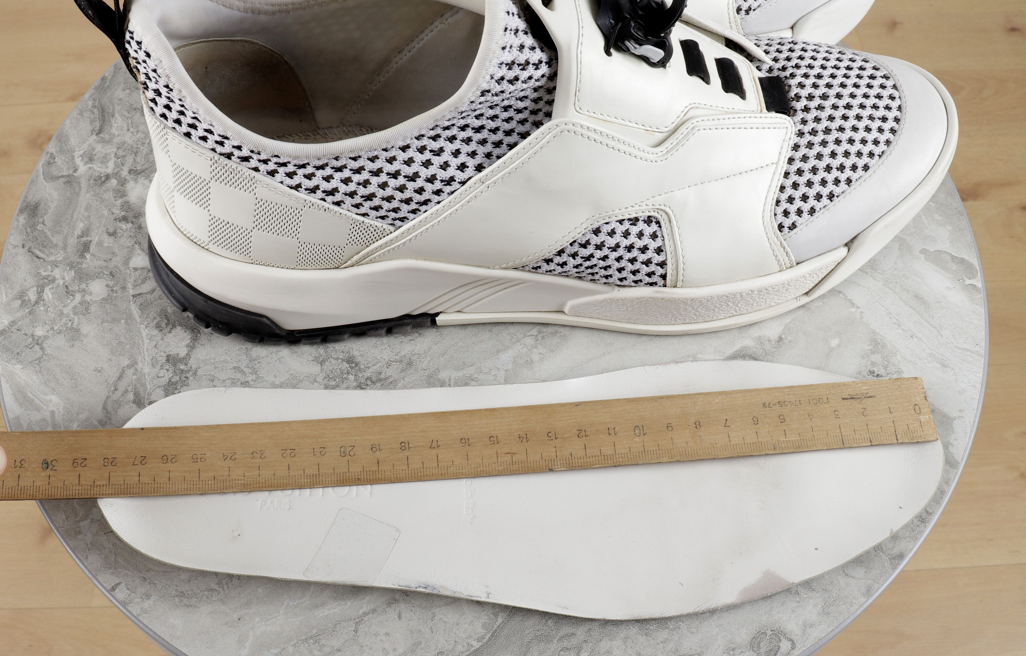 Louis Vuitton LOUIS VUITTON Mesh Leather White Black Low Sneakers Size US 10 / EU 43 - 14 Thumbnail
