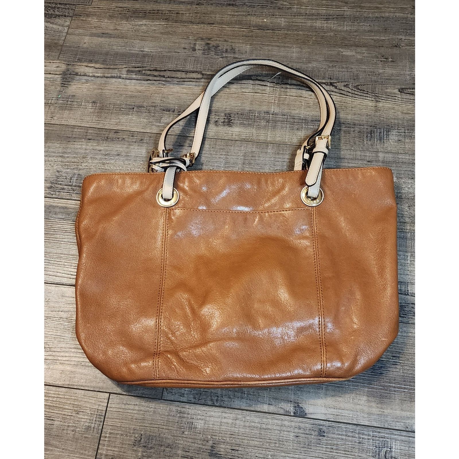 Michael Kors Michael Kors Brown Leather Purse 1 Spot Inside Strap Worn Y Size ONE SIZE - 1 Thumbnail