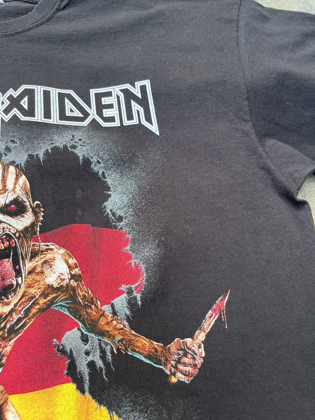 Band Tees × Iron Maiden × Vintage Vintage Iron Maiden Germany flag the book of souls tour tee Size US XL / EU 56 / 4 - 11 Thumbnail