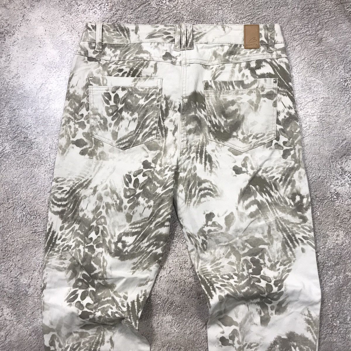 Vintage Vintage Y2K Baggy Cargo Pants Jungle Print Distressed 29 Size 29" - 4 Thumbnail