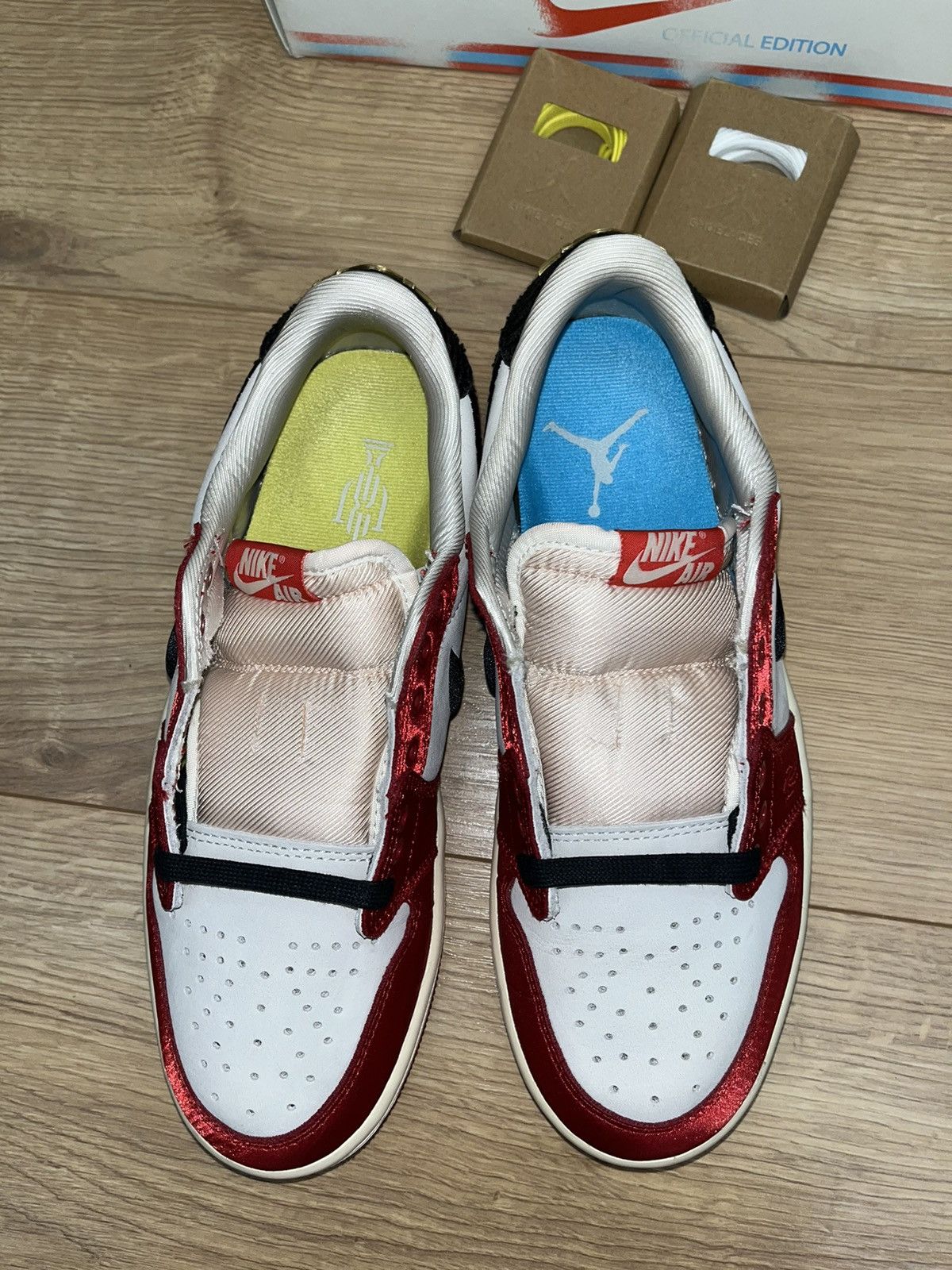 Nike Jordan 1 low og trophy room sp Size US 7.5 / EU 40-41 - 12 Thumbnail