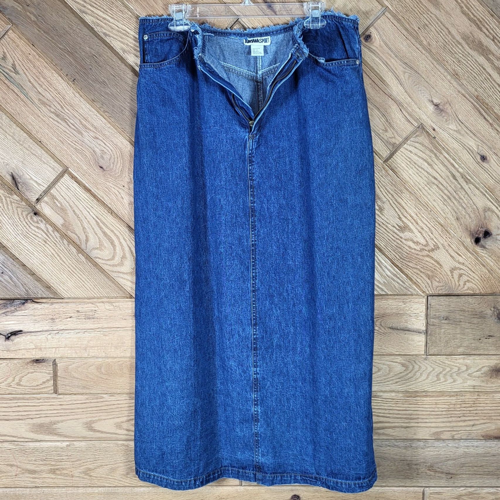 Denime VINTAGE Adriana Sport Womens Denim Maxi Skirt Size 12 Blue Frayed Waist Back Slit Skirt Womens Blue Maxi Slit 12 Adriana Sport Size 34" / US 12 / IT 48 - 6 Thumbnail