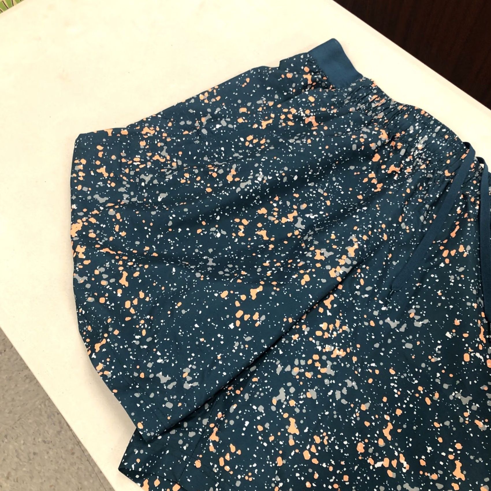 Under Armour VINTAGE Under Armour Shorts Men XL Blue 8 Inseam Lightweight Drawstring Athletic Sports 34in Waist 100% Polyester Size US 36 / EU 52 - 7 Thumbnail