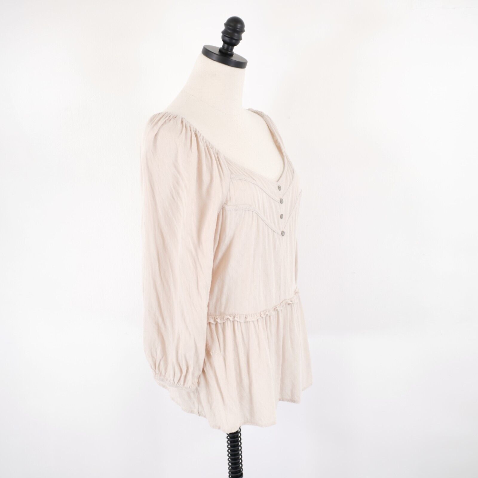 Designer Maurices Medium Rayon Medium Beige Dress Boat V-Neck Pillow Size M / US 6-8 / IT 42-44 - 8 Thumbnail