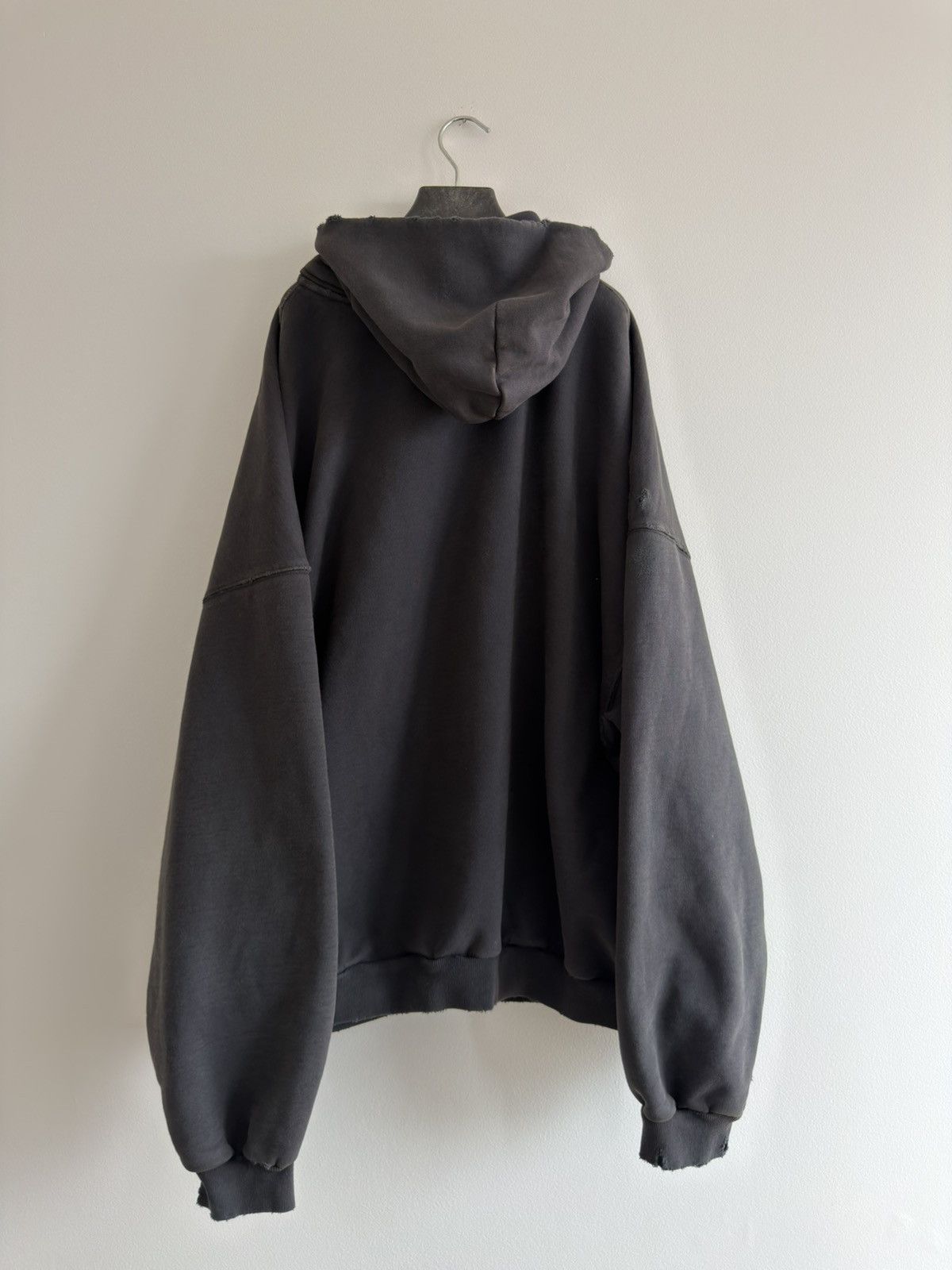 Balenciaga BALENCIAGA DEMNA WINTER 24 HOODIE DISTRESSED PLANET HOLLY Size US XL / EU 56 / 4 - 16 Thumbnail