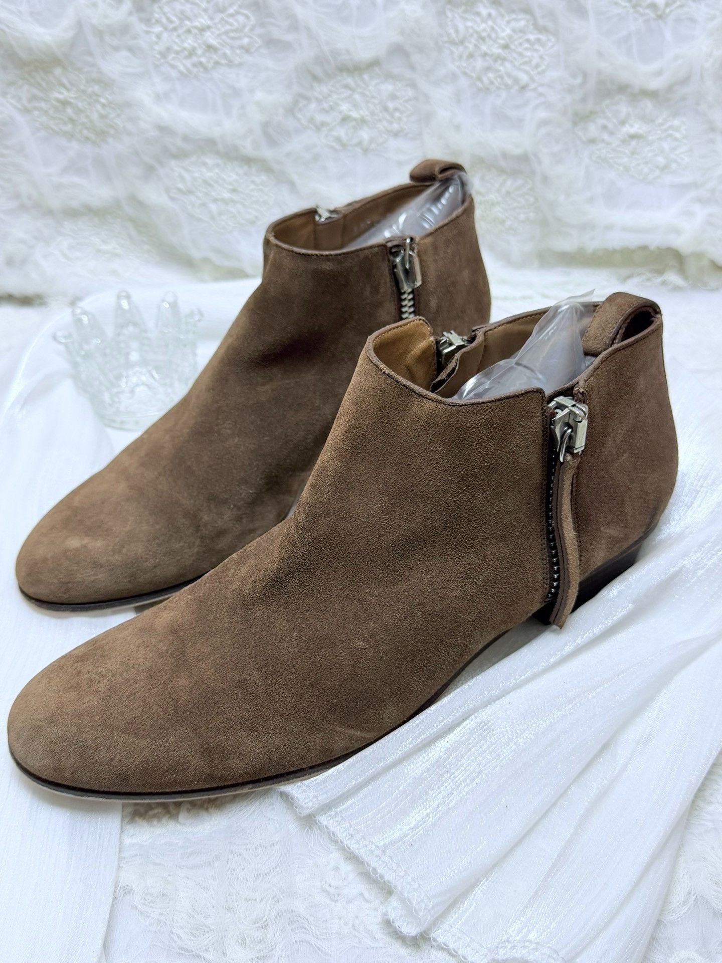 Gucci Gucci Suede Beige Boots us_9 Women Size US 9 / IT 39 - 1 Thumbnail
