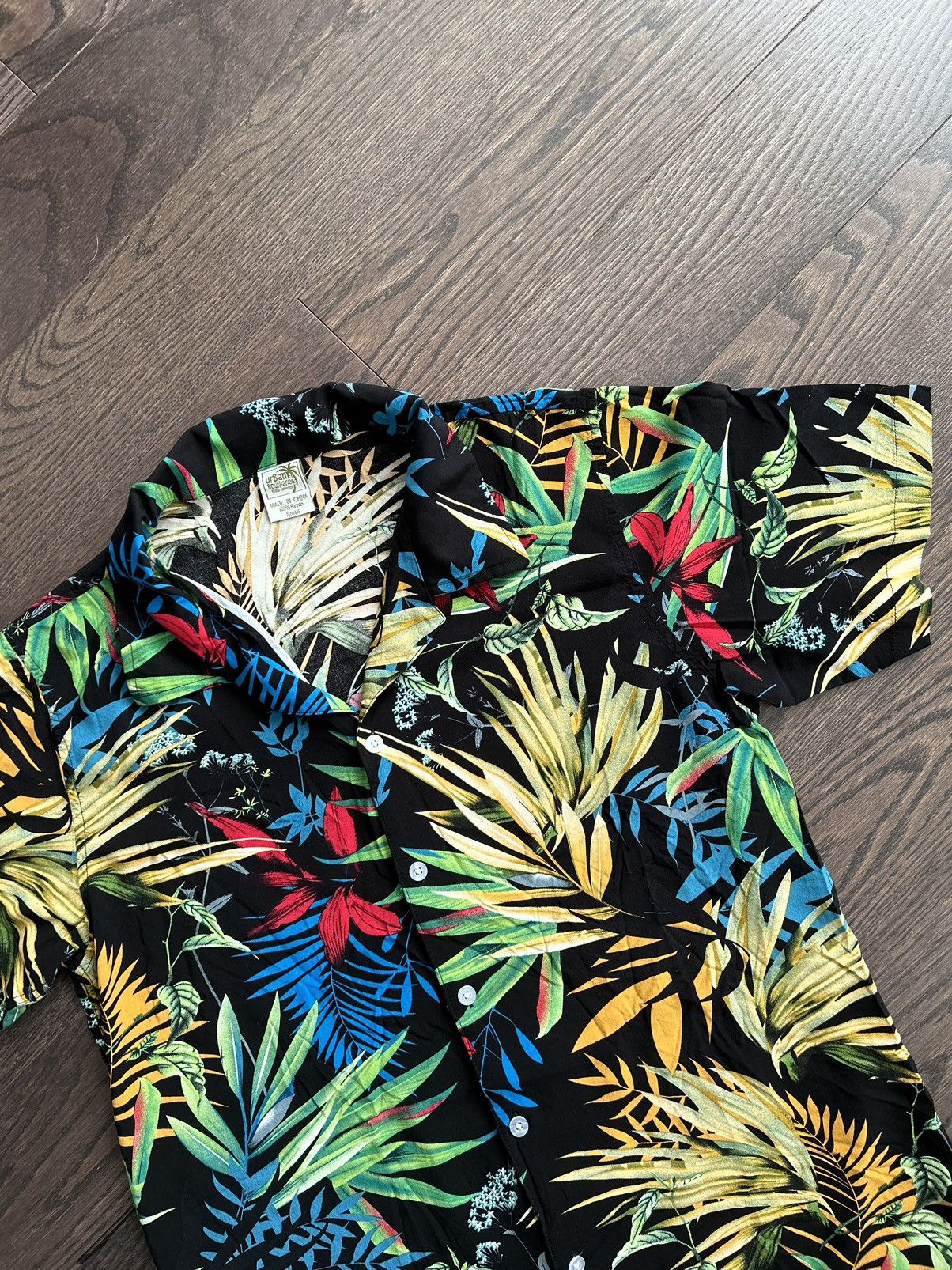 Vintage Early 2000s Hawaiian Button up Size US S / EU 44-46 / 1 - 2 Thumbnail