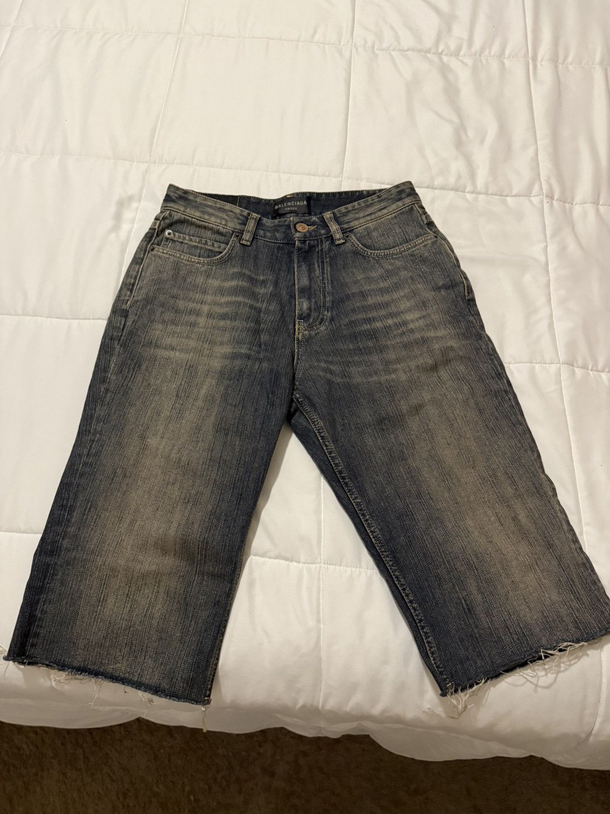 Balenciaga Balenciaga Distressed Indigo Ring Denim Shorts Size US 28 / EU 44 - 1 Thumbnail