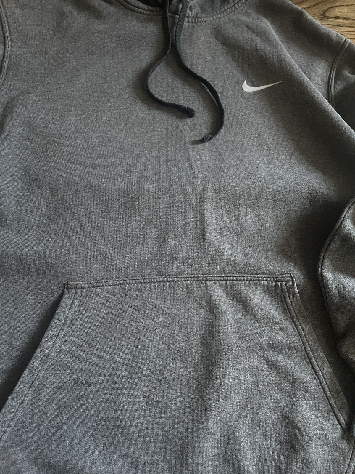 Nike × Vintage Vintage Nike Hoodie Boxy Fit Mini Swoosh Y2k Faded distress Size US XL / EU 56 / 4 - 7 Thumbnail