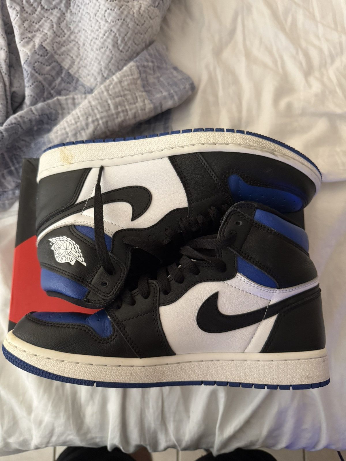 Jordan Brand Air jordan 1 retro high OG Royal toe Size US 8.5 / EU 41-42 - 3 Thumbnail