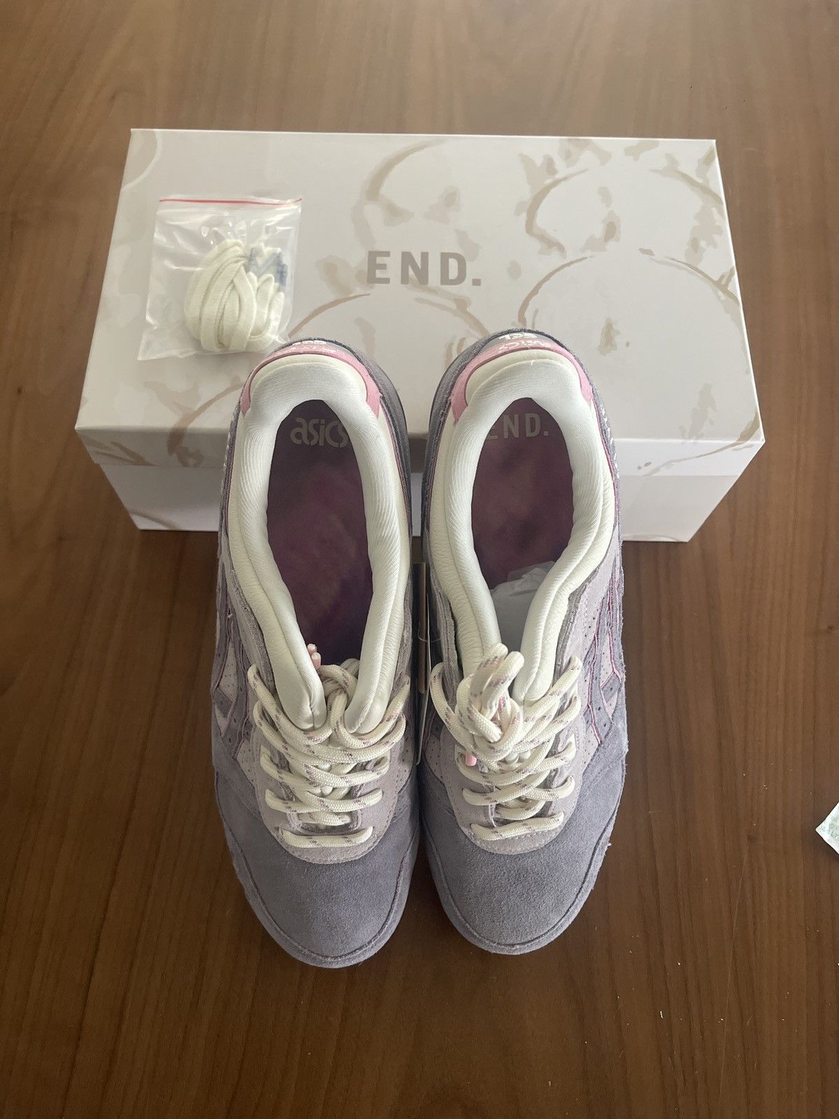 Asics × END. END x ASICS Gel-Lyte III Pearl Size US 11 / EU 44 - 1 Thumbnail