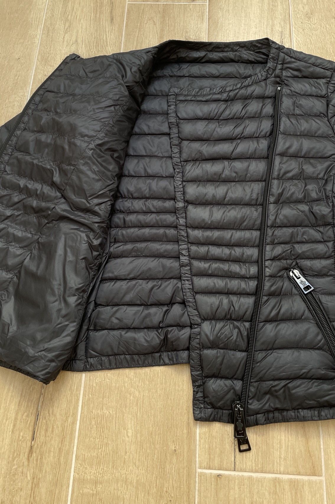 Moncler MONCLER LADIS GIOBBOTTO DOWN JACET Size M / US 6-8 / IT 42-44 - 11 Thumbnail