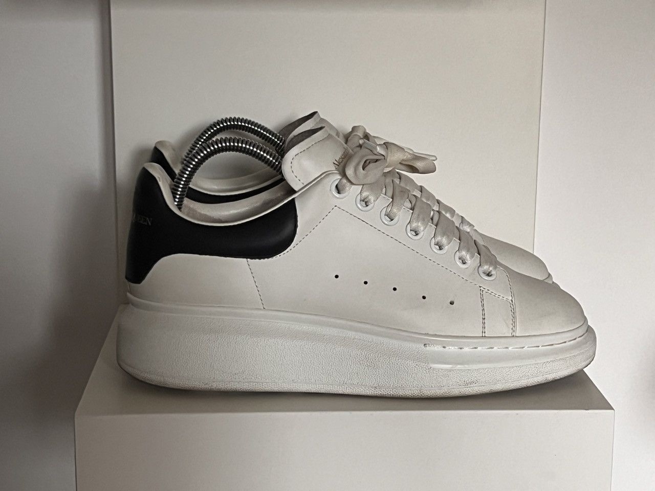 Alexander McQueen Alexander Mcqueen Sneakers Size US 7 / EU 40 - 2 Thumbnail