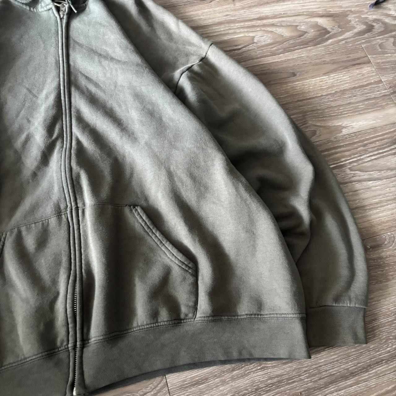 Japanese Brand Crazy Vintage Y2K/2000 Faded Khaki Green Blank Distressed Zip Up Hoodie! Size 2XL Size US XXL / EU 58 / 5 - 4 Thumbnail