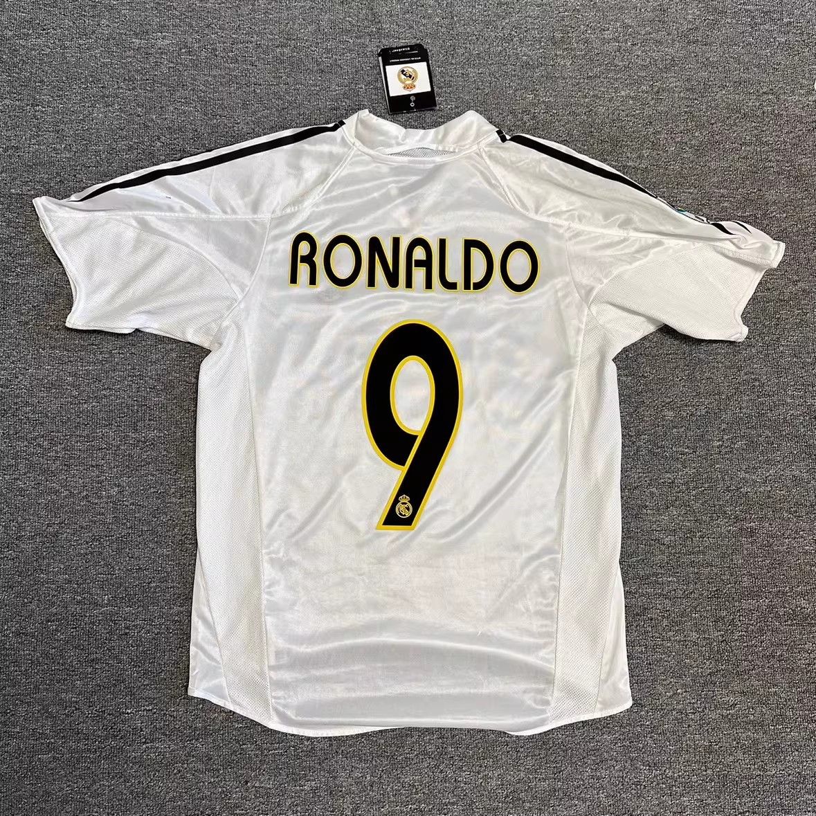 Other 2004 2005 Real Madrid #9 Ronaldo Jersey Home Size US XL / EU 56 / 4 - 1 Thumbnail