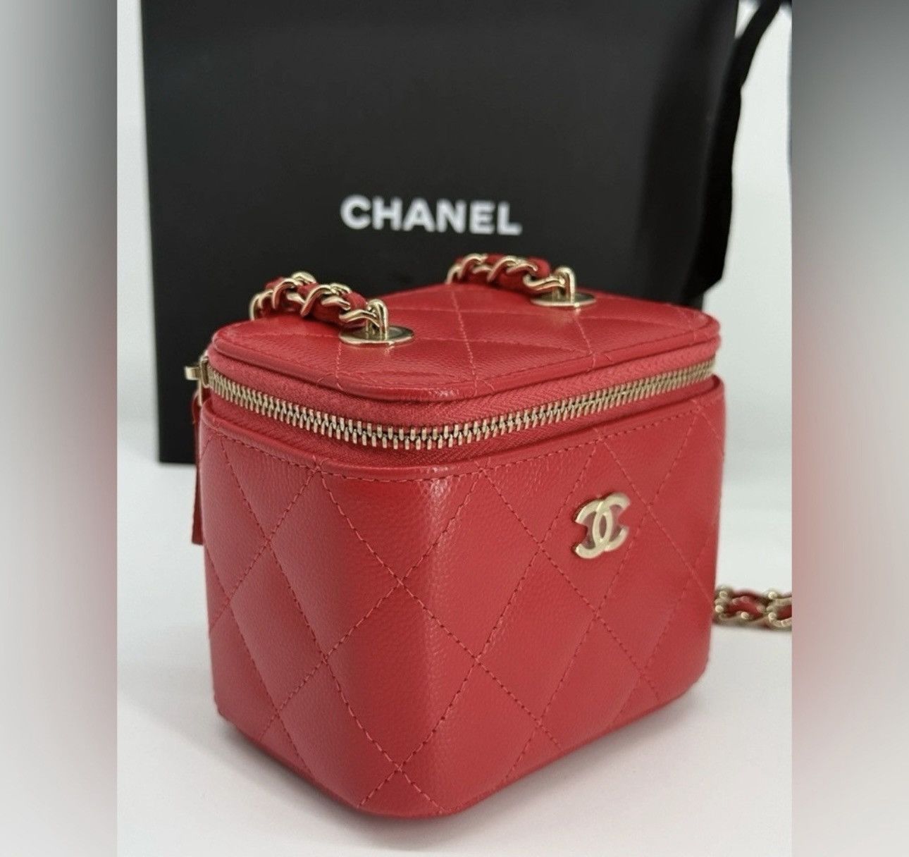 Chanel CHANEL Caviar Quilted Mini Vanity Case With Chain Red Size ONE SIZE - 3 Thumbnail