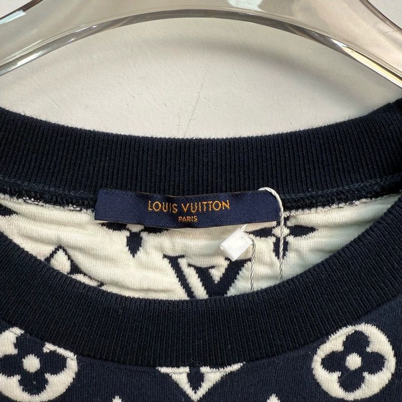 Louis Vuitton Louis Vuitton Full jacquard logo sweatshirt Size US L / EU 52-54 / 3 - 2 Thumbnail