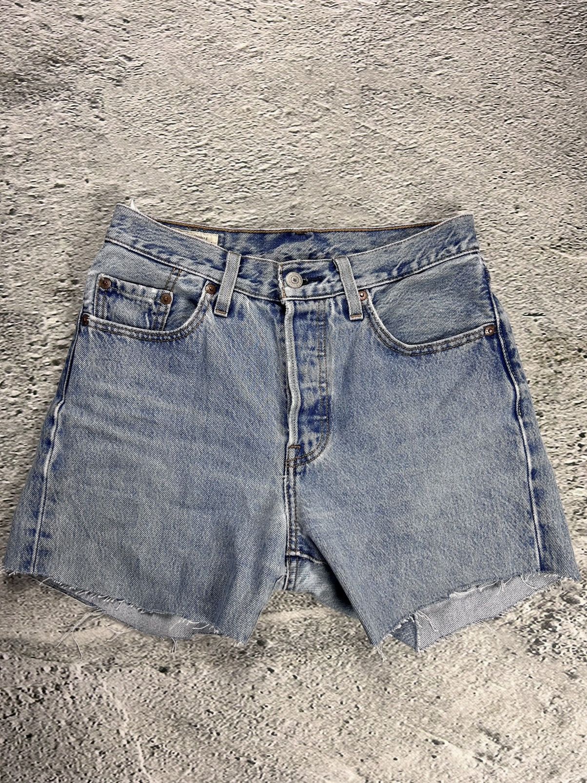 Levi's Levi’s denim shorts mini blue Y2K jorts Size 25" / US 0 / IT 36 - 4 Thumbnail